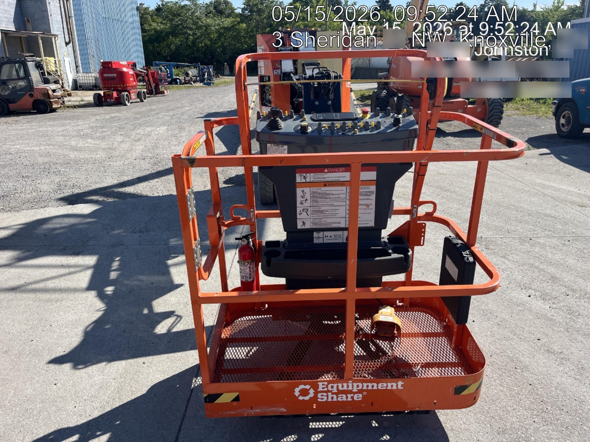 2025 JLG E300AJP