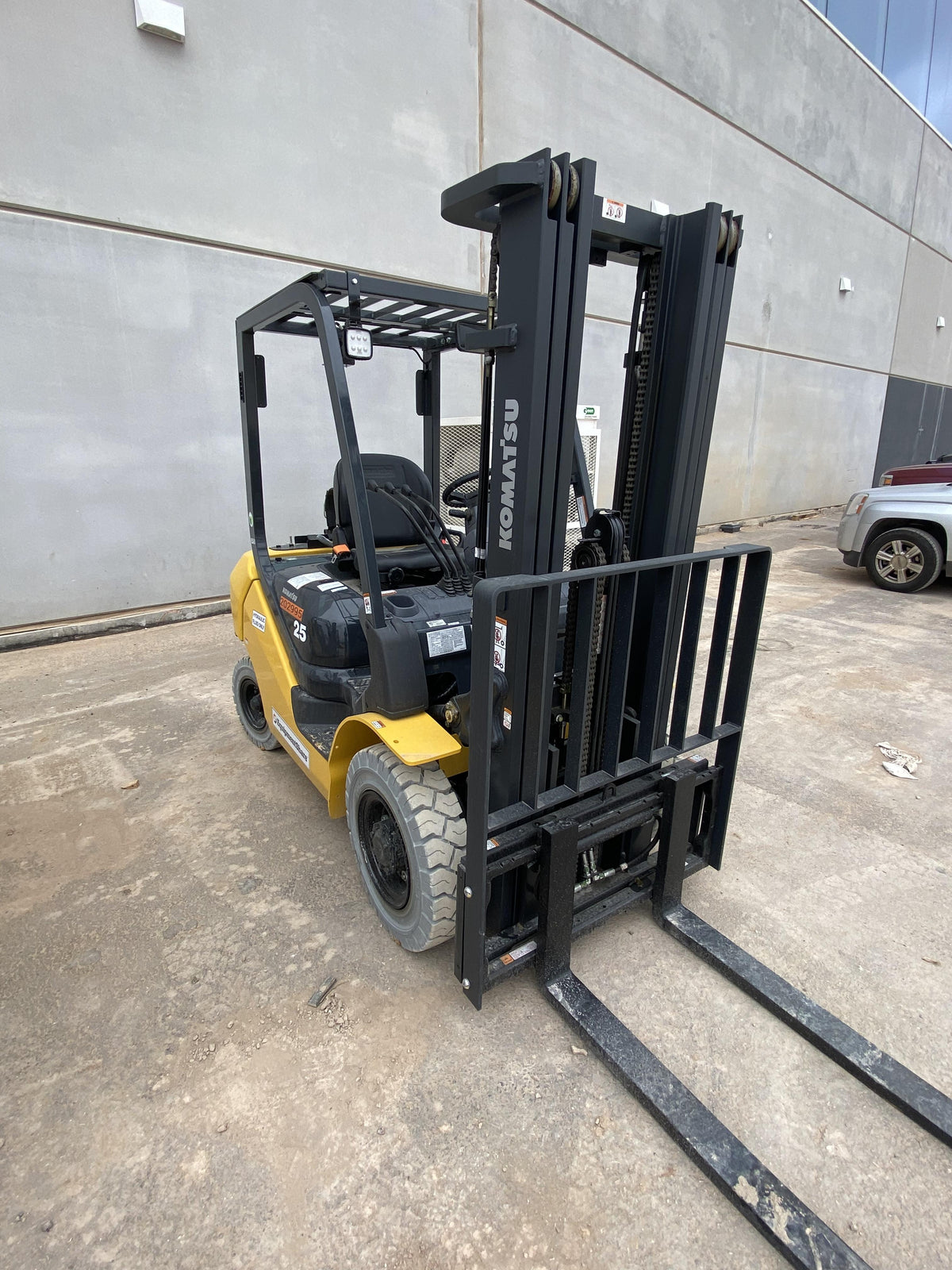 2022 KOMATSU FG25T-16
