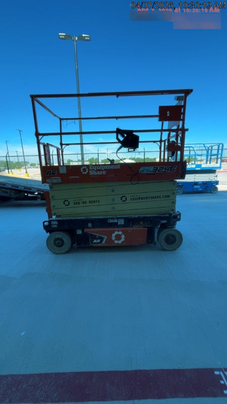2023 JLG ES3246