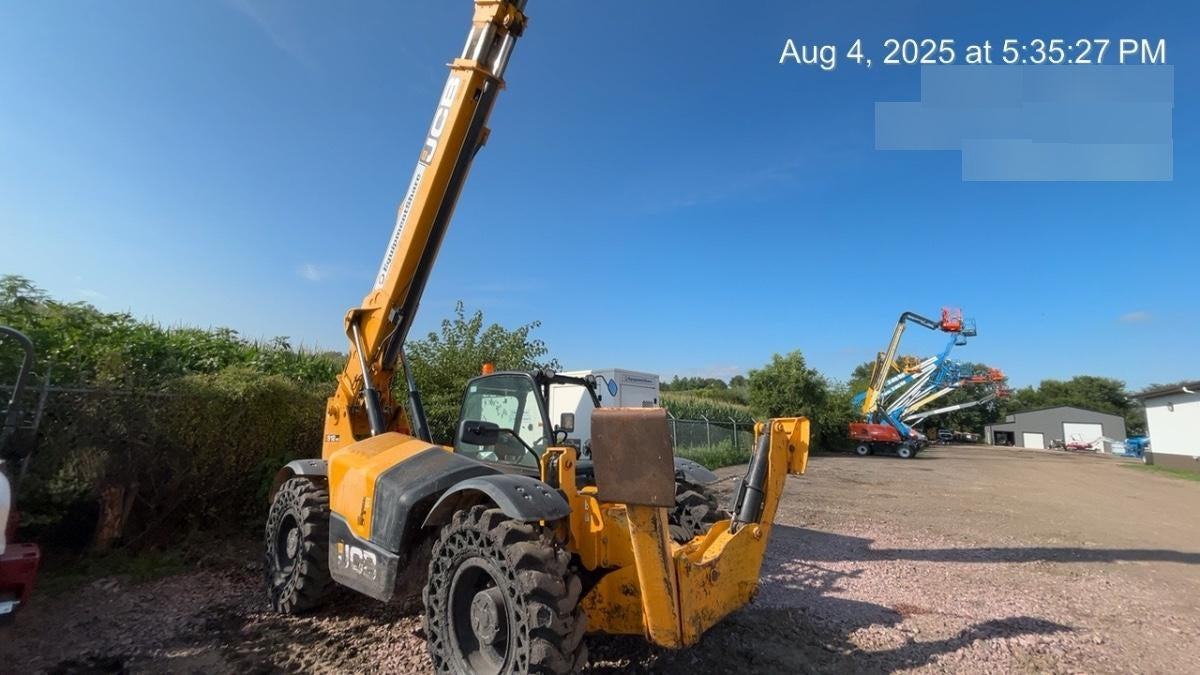 2019 JCB 512-56 Canopy, 109 HP, Solid Tires, STD Worklight, Beacon, Aux Hydraulics, Lifting Eye, Back up Alarm 66" Carriage/60" Forks