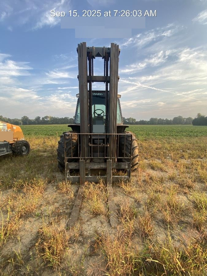 2021 CASE 588H