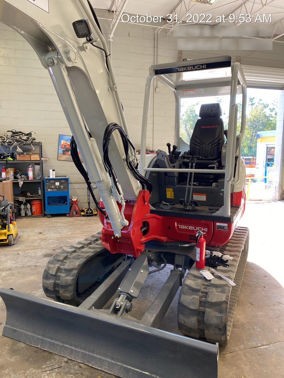 2022 TAKEUCHI TB250-2R
