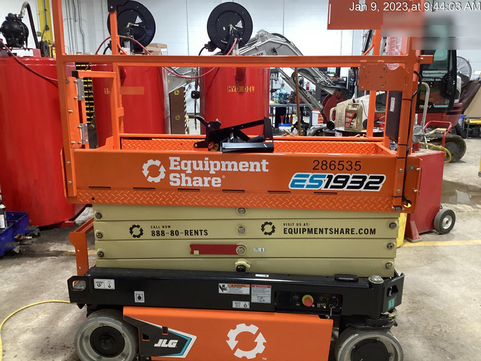 2022 JLG ES1932
