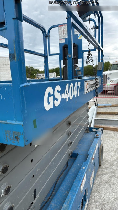 2019 Genie GS-4047 Folding rails with half height swing gate