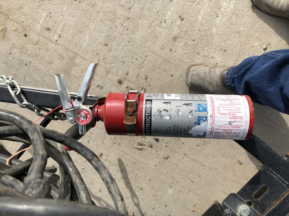 2018 Lincoln Electric Vantage 322 Lincoln Vantage 322 Welder Ready Pak 3 - Vantage 322, Trailer, Fender and light kit, Cable rack