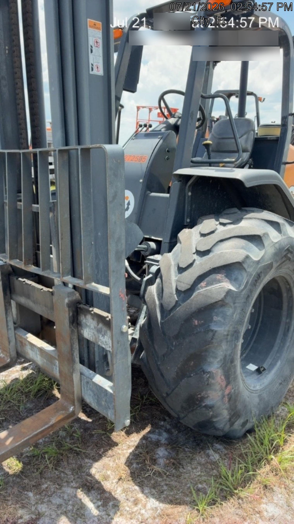2023 CASE 588H