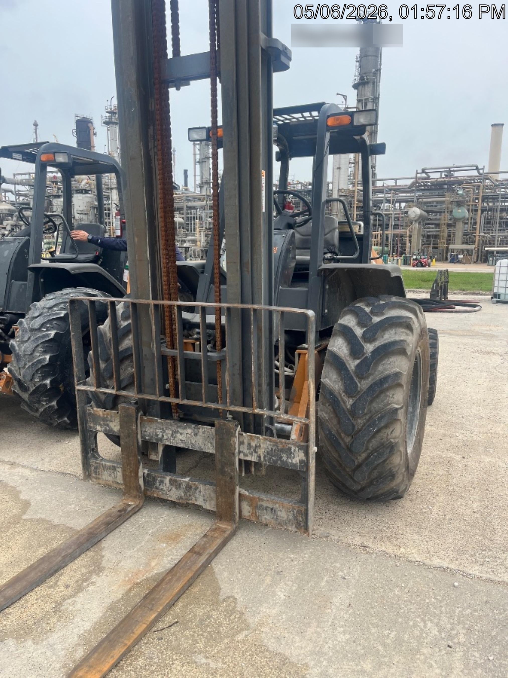 2021 CASE 588H