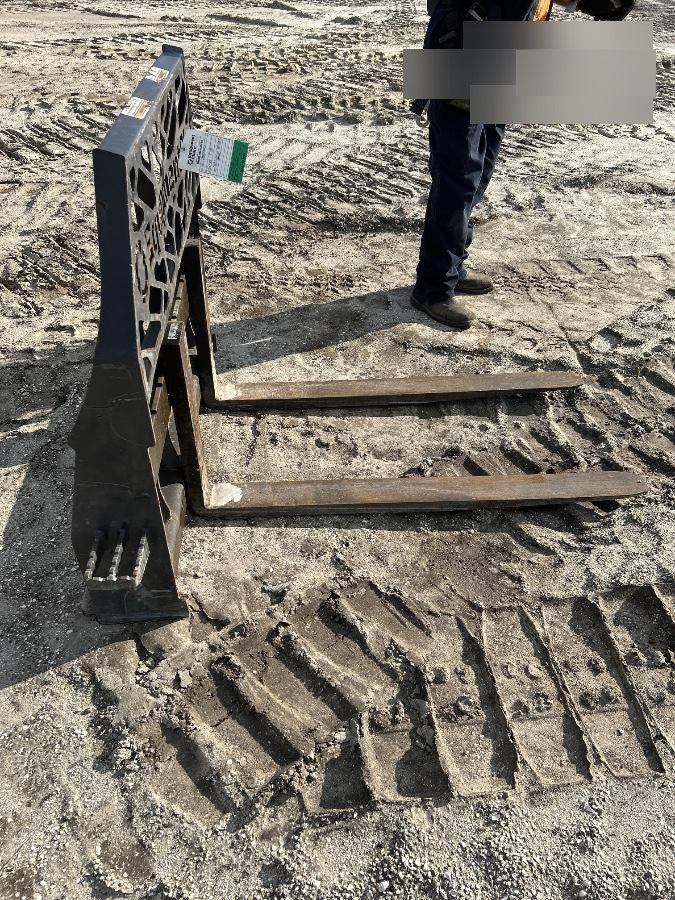 2022 PALADIN 48" Pallet Forks - Paladin