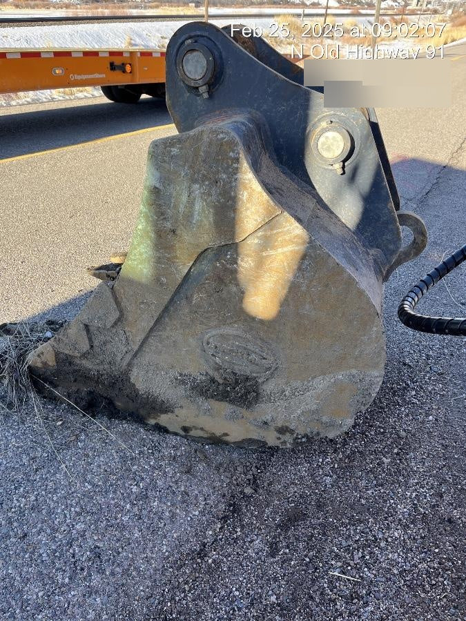 2023 STRICKLAND 36" Bucket  56-65K - Strickland