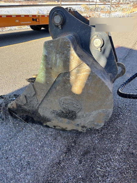 2023 STRICKLAND 36" Bucket  56-65K - Strickland