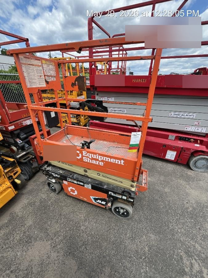 2022 JLG ES1330L