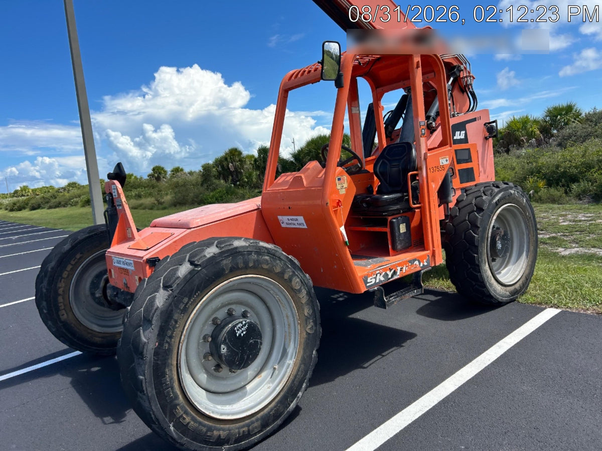 2021 JLG 8042
