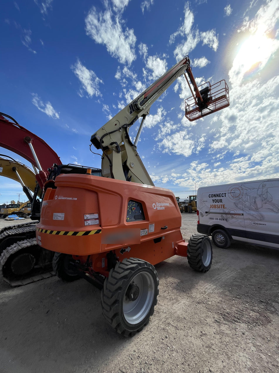 2023 JLG 660SJ