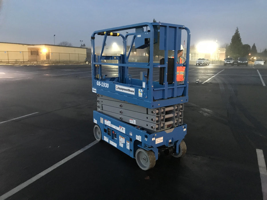 2019 Genie GS-1930 Half Height Swing Gate, 800W Inverter