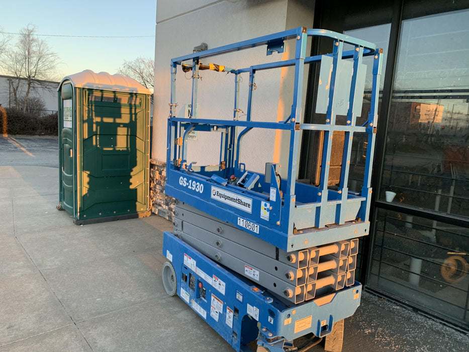 2020 Genie GS-1930 Solid Non Marking Tires, Beacon, Folding rails with half height swing gate