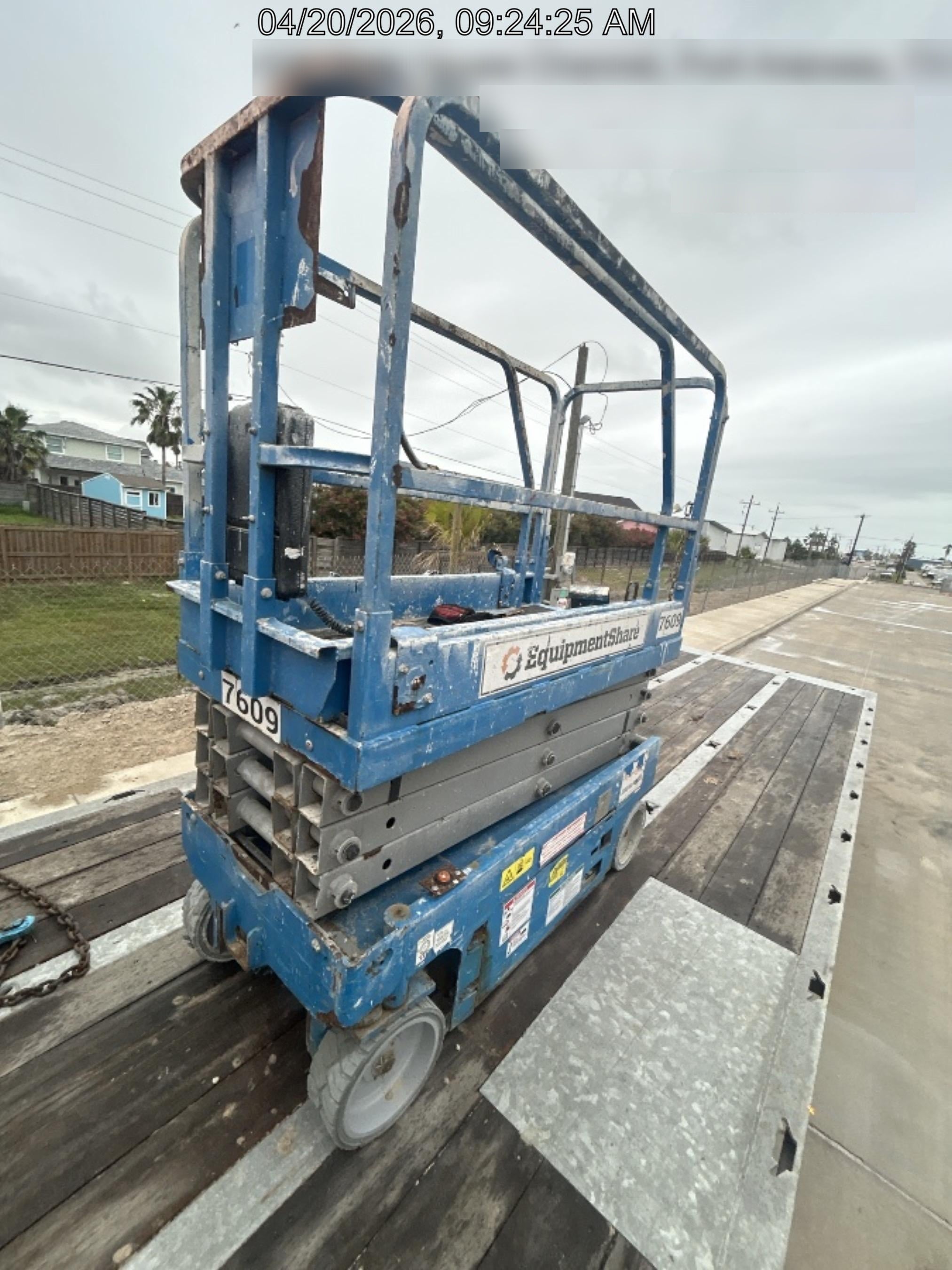 2017 Genie GS-1930 Genie GS-1930 Lift w/Fixed Rail and Chain Entry