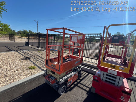 2022 JLG ES1330L