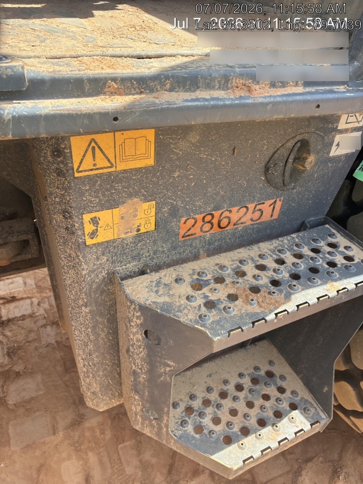 2023 DYNAPAC CA2500D