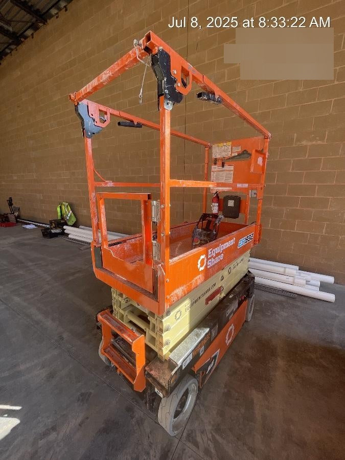 2022 JLG ES1932