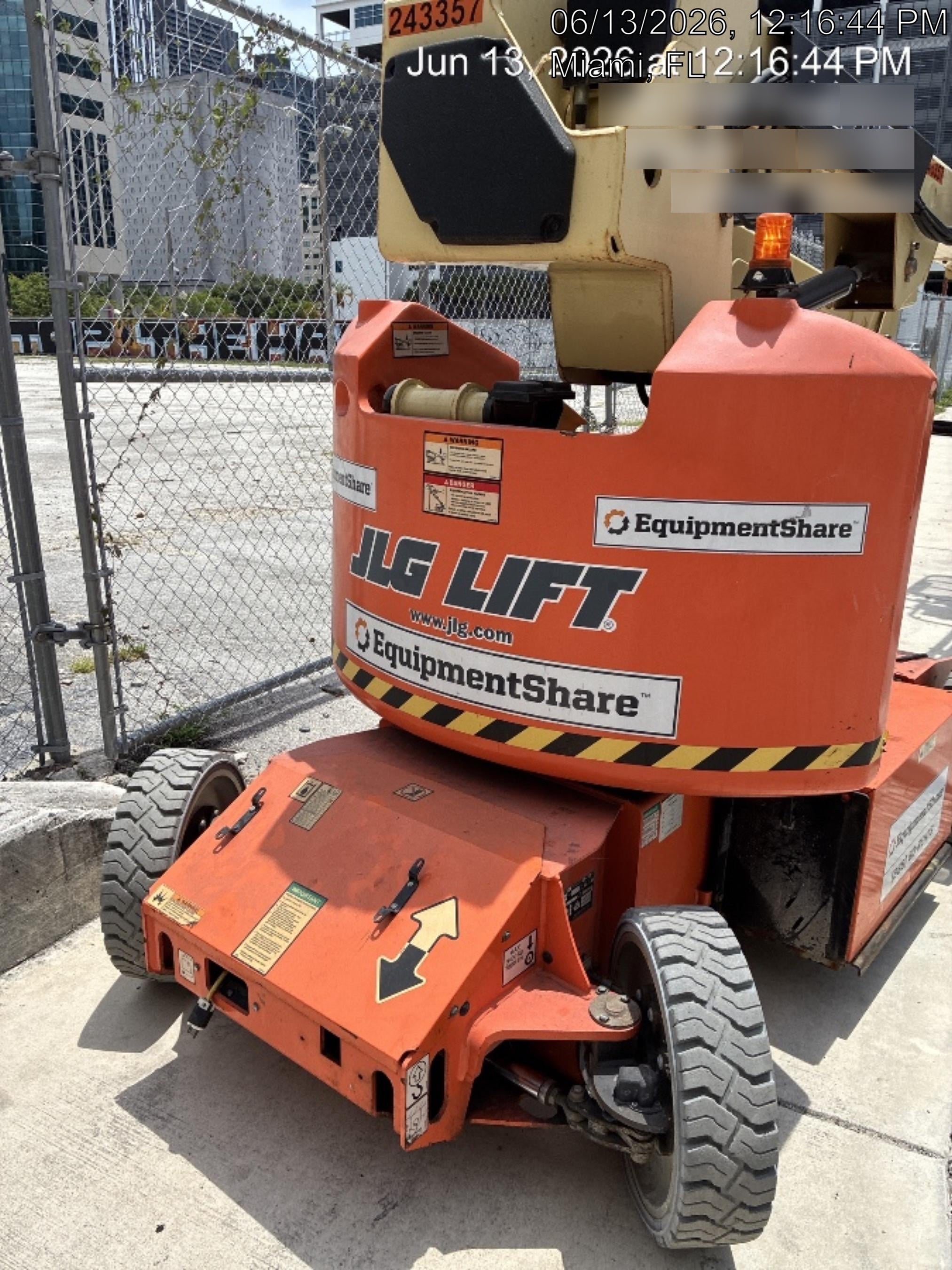 2022 JLG E400AJP Narrow