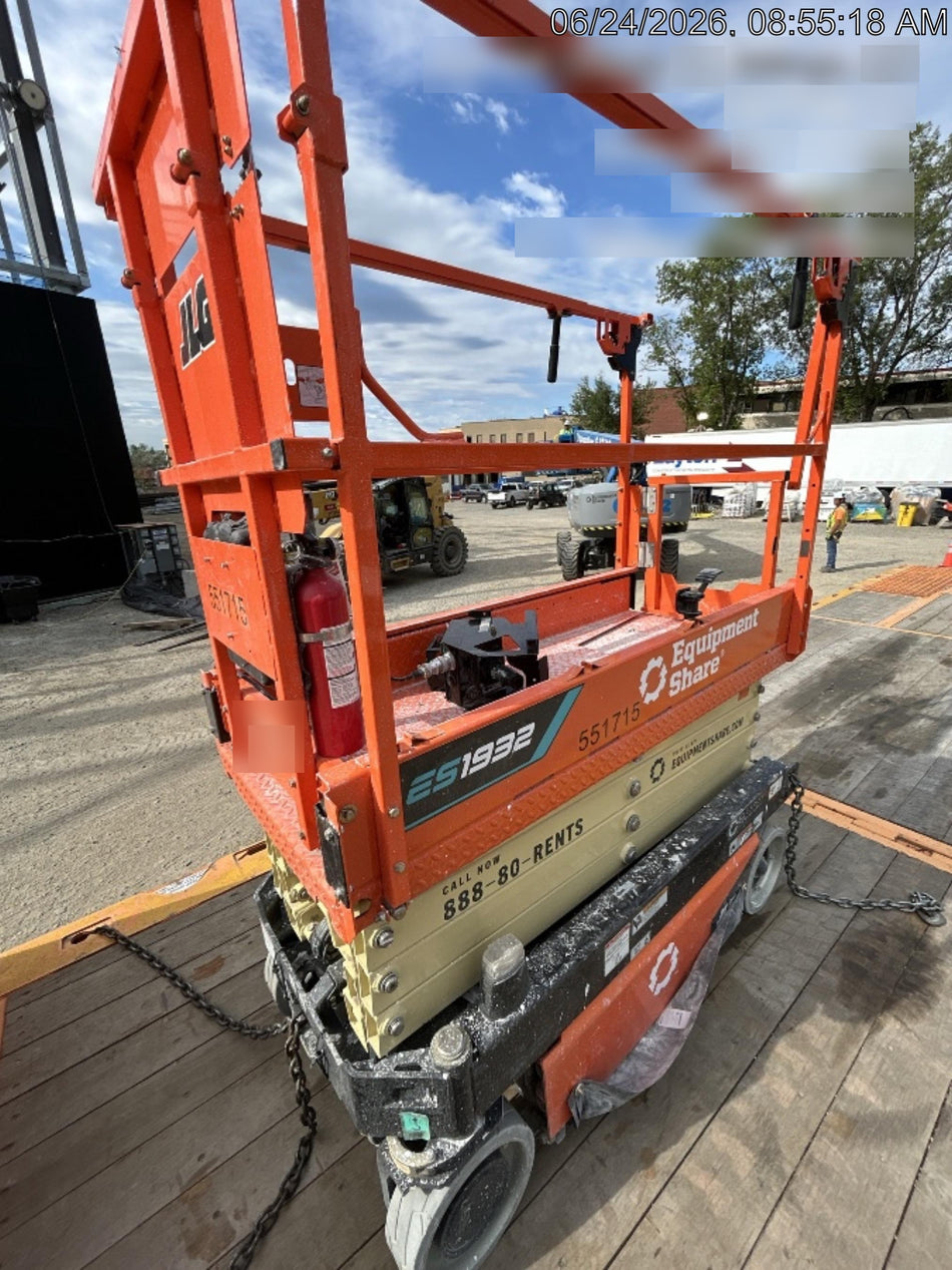 2025 JLG ES1932