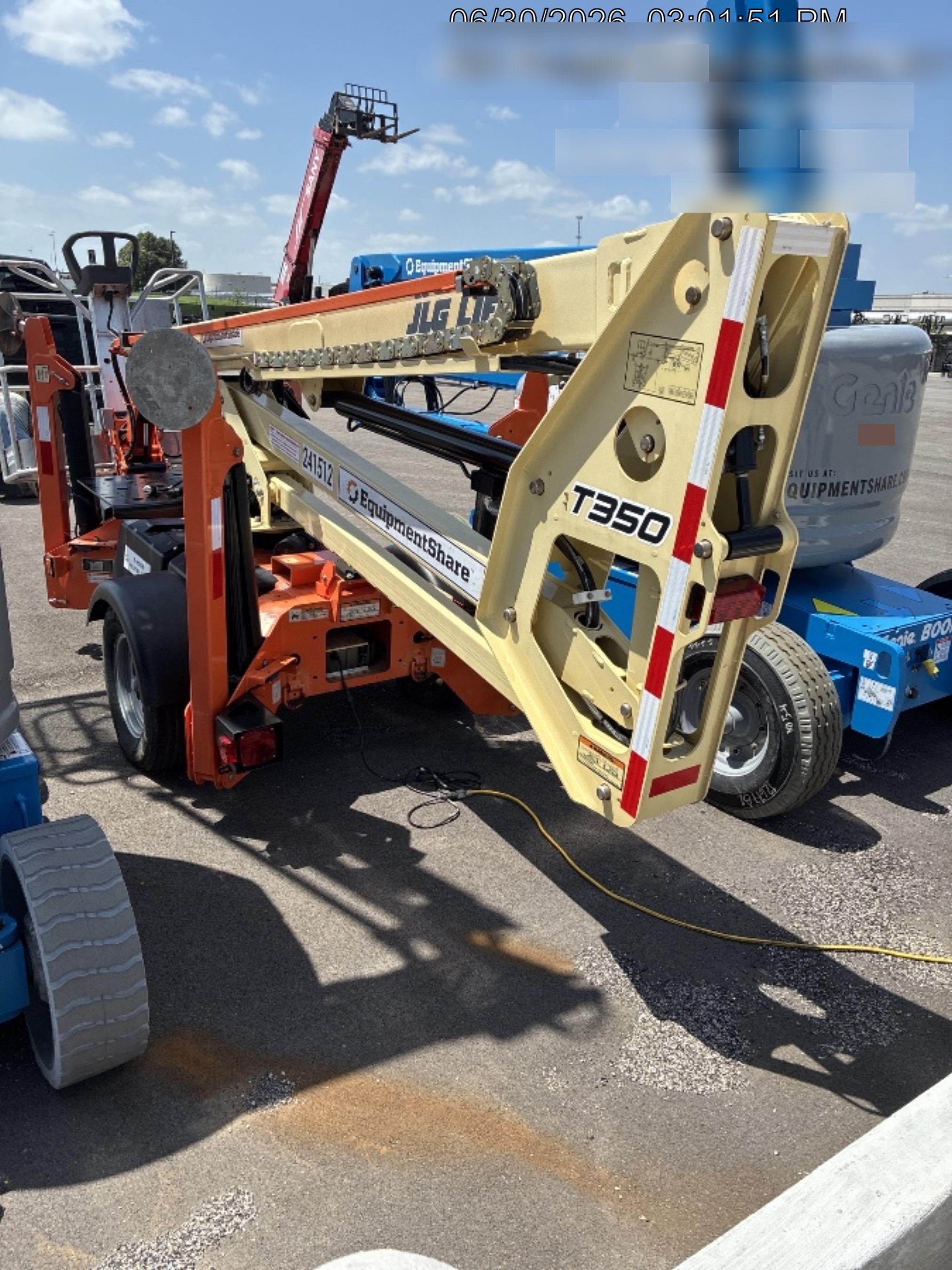 2022 JLG T350