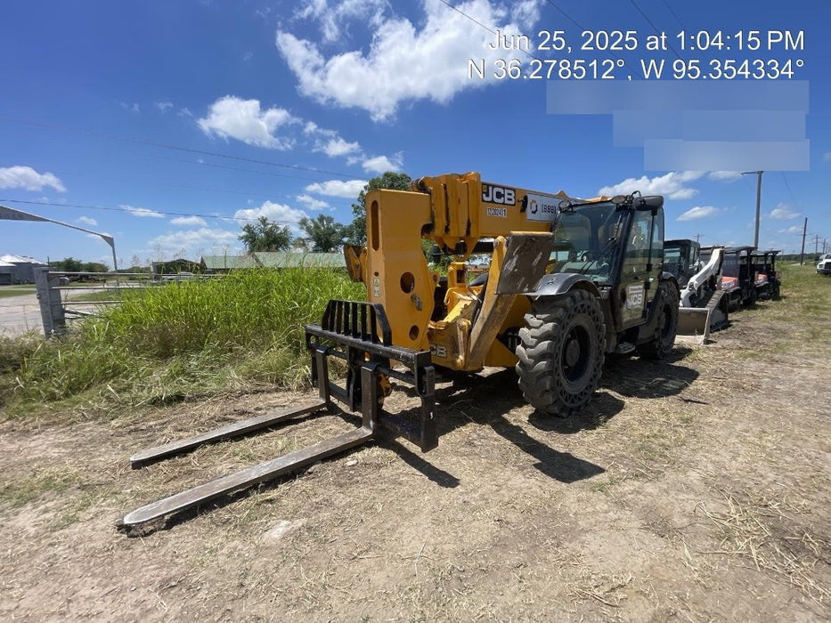 2019 JCB 512-56 Cab/Heat/Air, 109 HP, Solid Tires, STD Worklight, Beacon, Aux Hydraulics, Lifting Eye, Back up Alarm w/66" Carriage/60" Forks