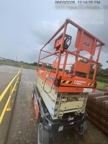 2023 JLG ES3246