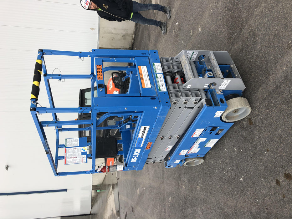 2020 Genie GS-1930 Solid Non Marking Tires, Beacon, Folding rails with half height swing gate