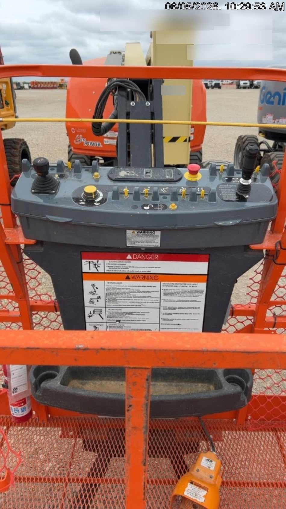 2025 JLG 450AJ