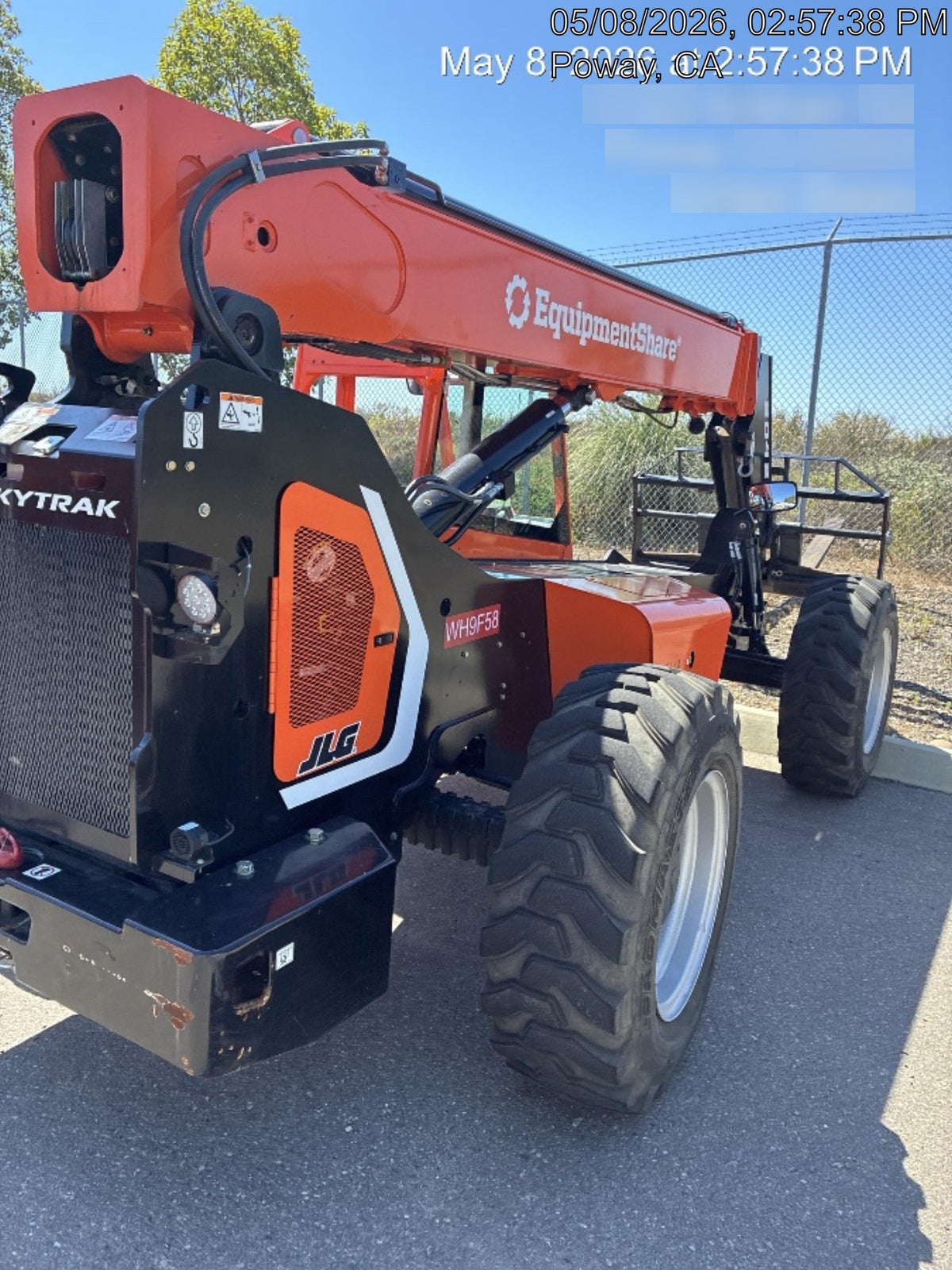 2025 SKYTRAK 8042