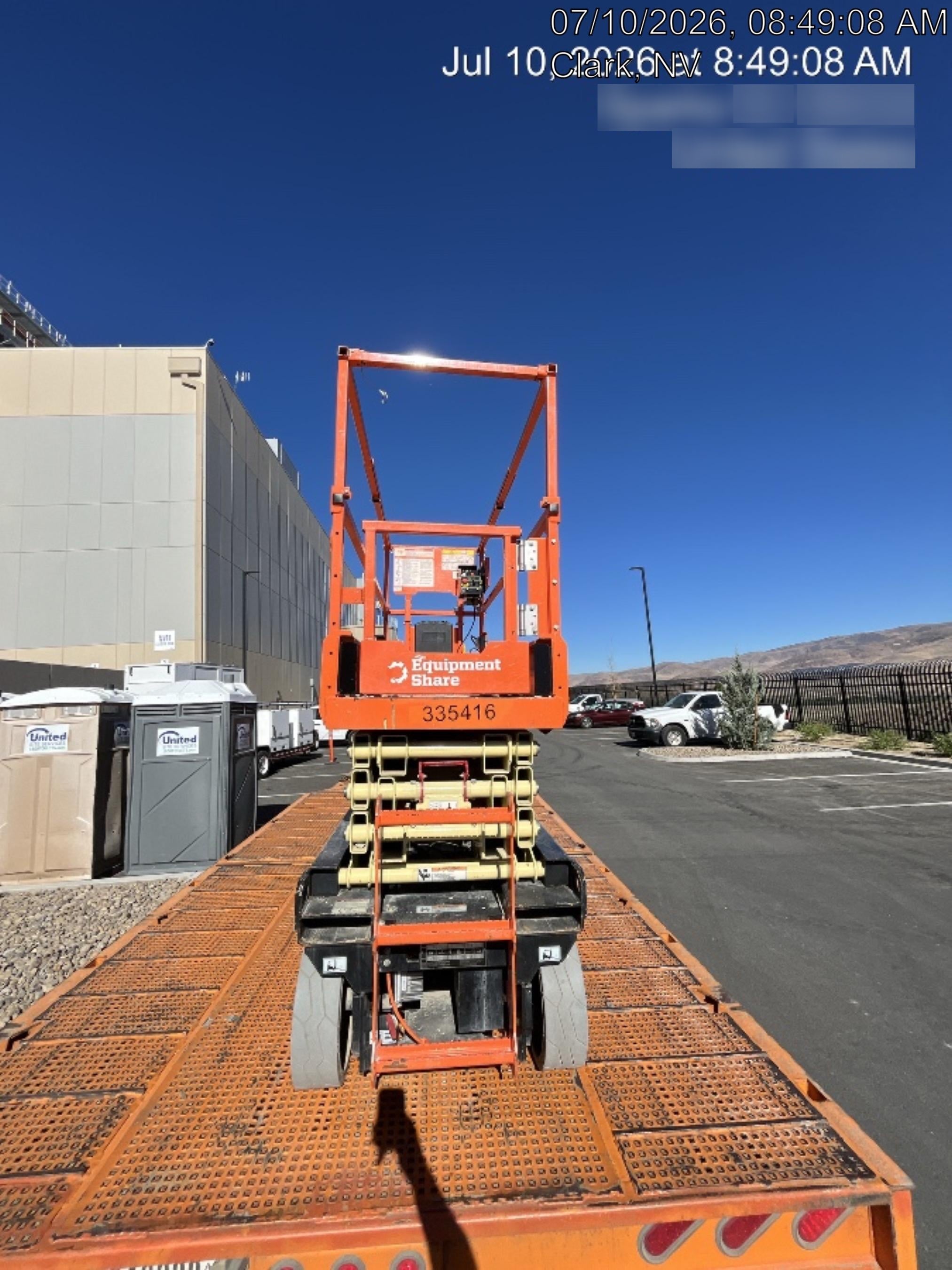 2023 JLG ES2632