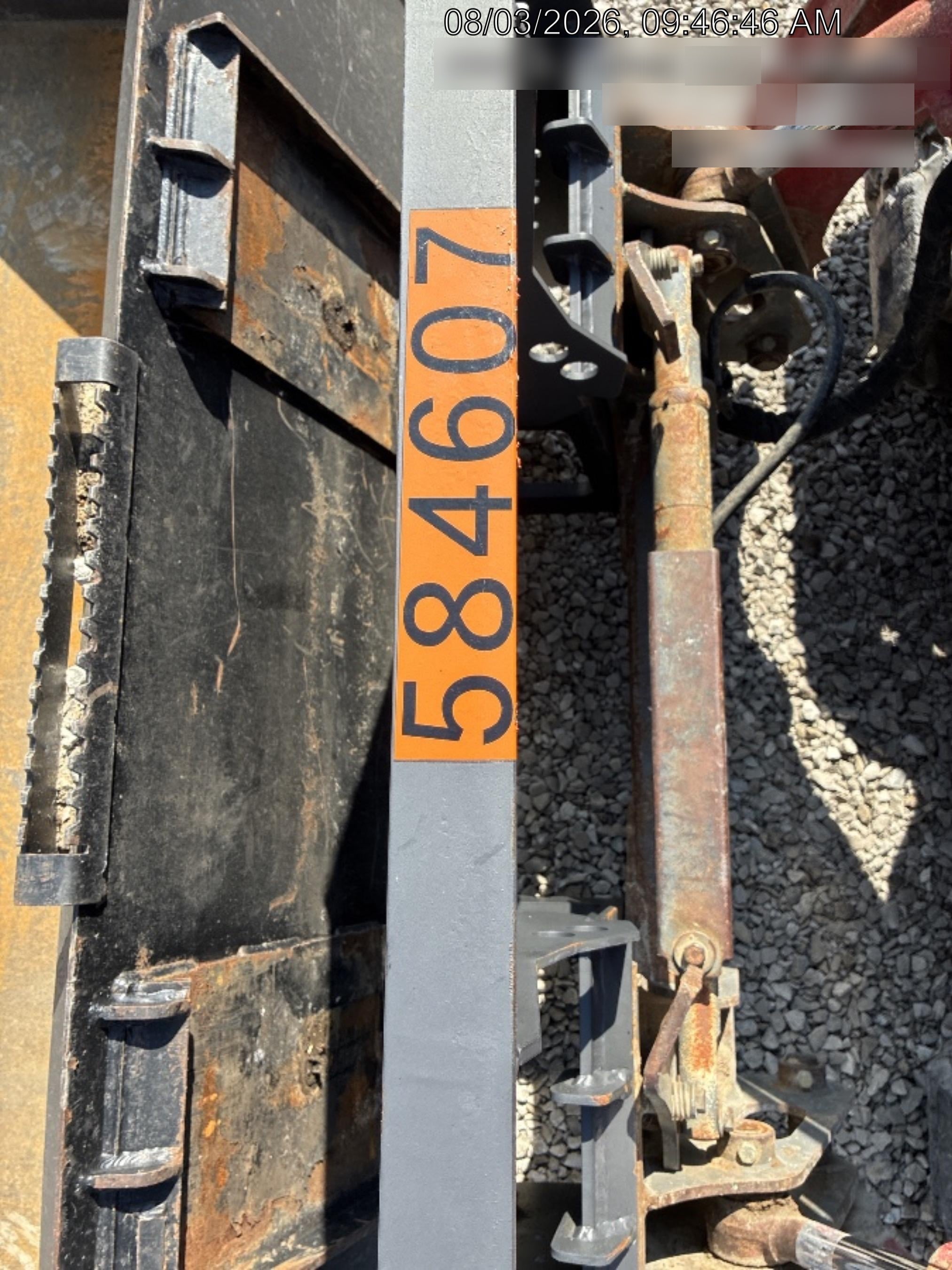 2025 ARROW MATERIAL HANDLING 48" Pallet Forks - Arrow