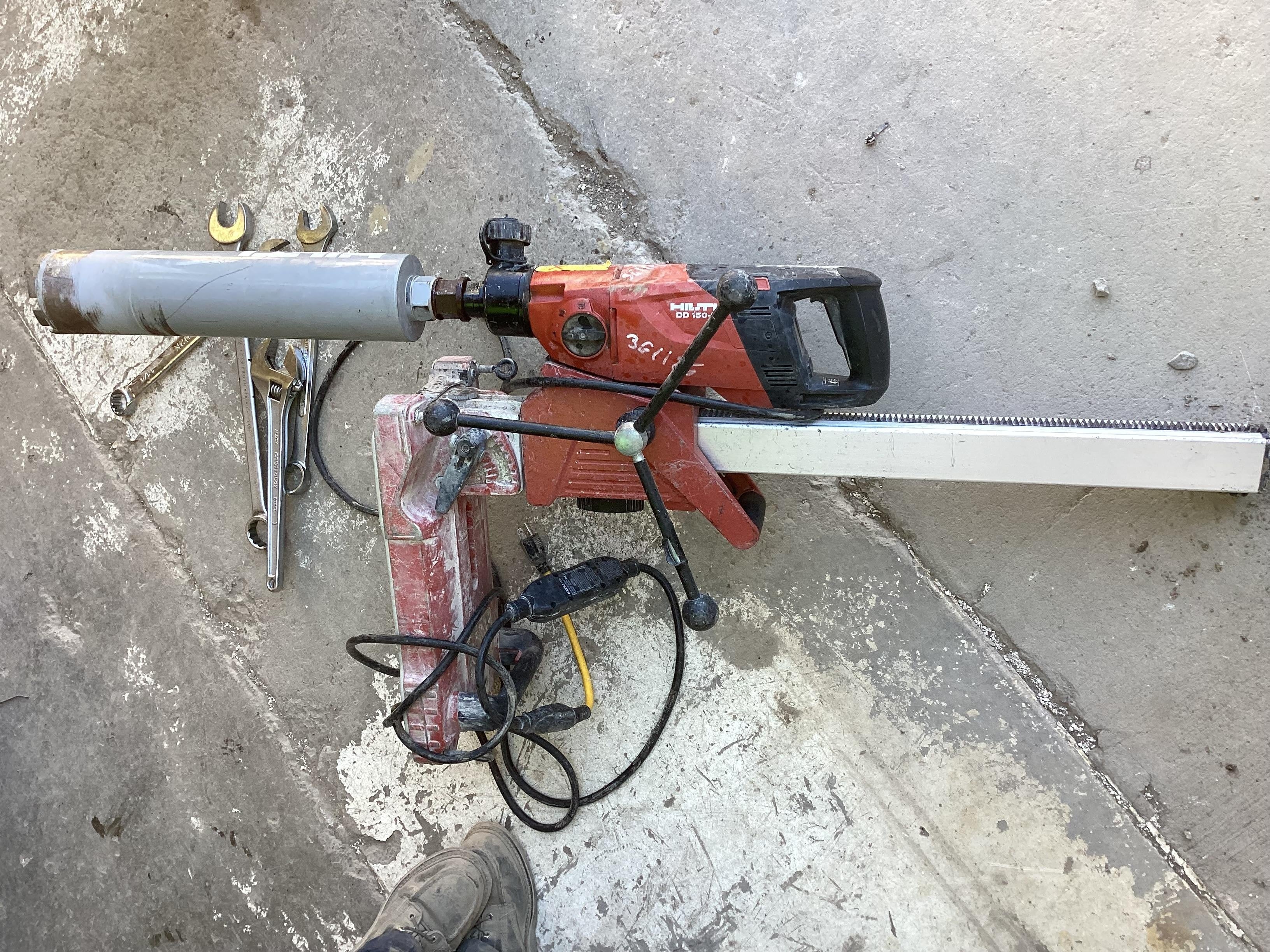2023 HILTI DD150U