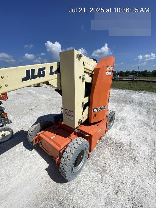 2019 JLG E300AJP