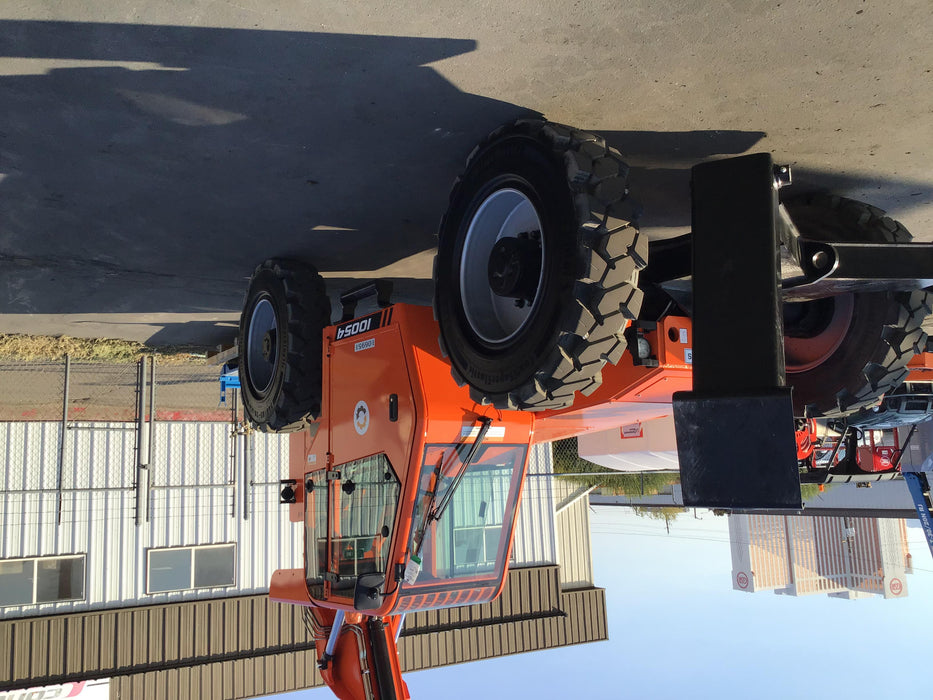 2020 Skytrak 10054 Cab/Heat/Air, Solid Tires, Work Lights, Beacon, Aux Hydraulics, Back up Alarm, Lifting Eye, ES Decals