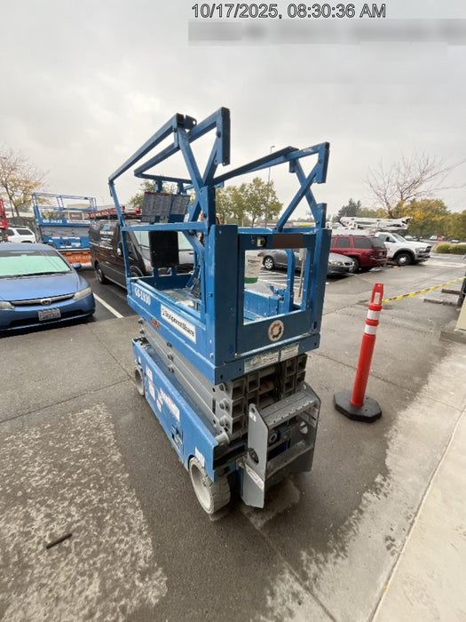 2020 Genie GS-1930 Solid Non Marking Tires, Beacon, Folding rails with half height swing gate, 800W Inverter