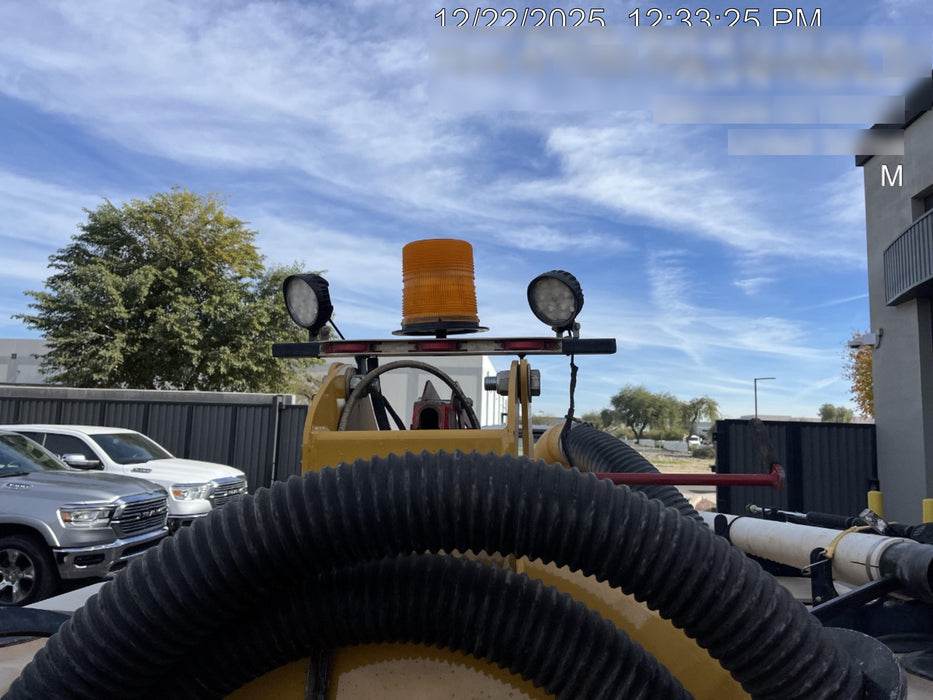 2023 VAC-TRON LP573XDT