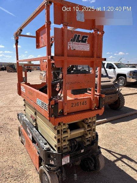 2022 JLG ES1932