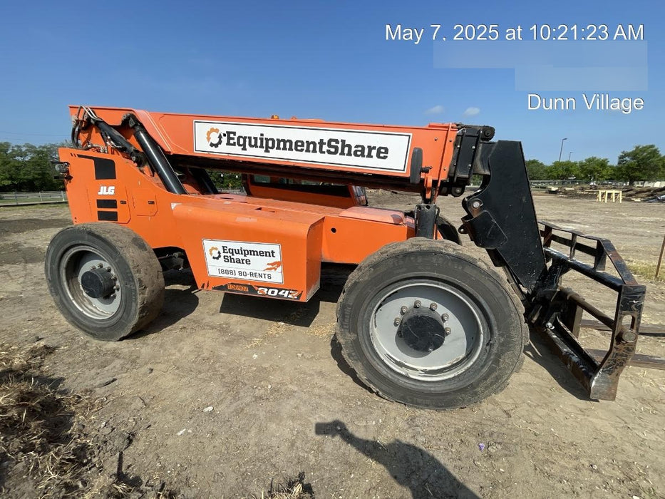 2020 Skytrak 8042 Cab/Heat/Air, Solid Tires, Work Lights, Beacon, Aux Hydraulics, Back up Alarm, Lifting Eye, ES Decals