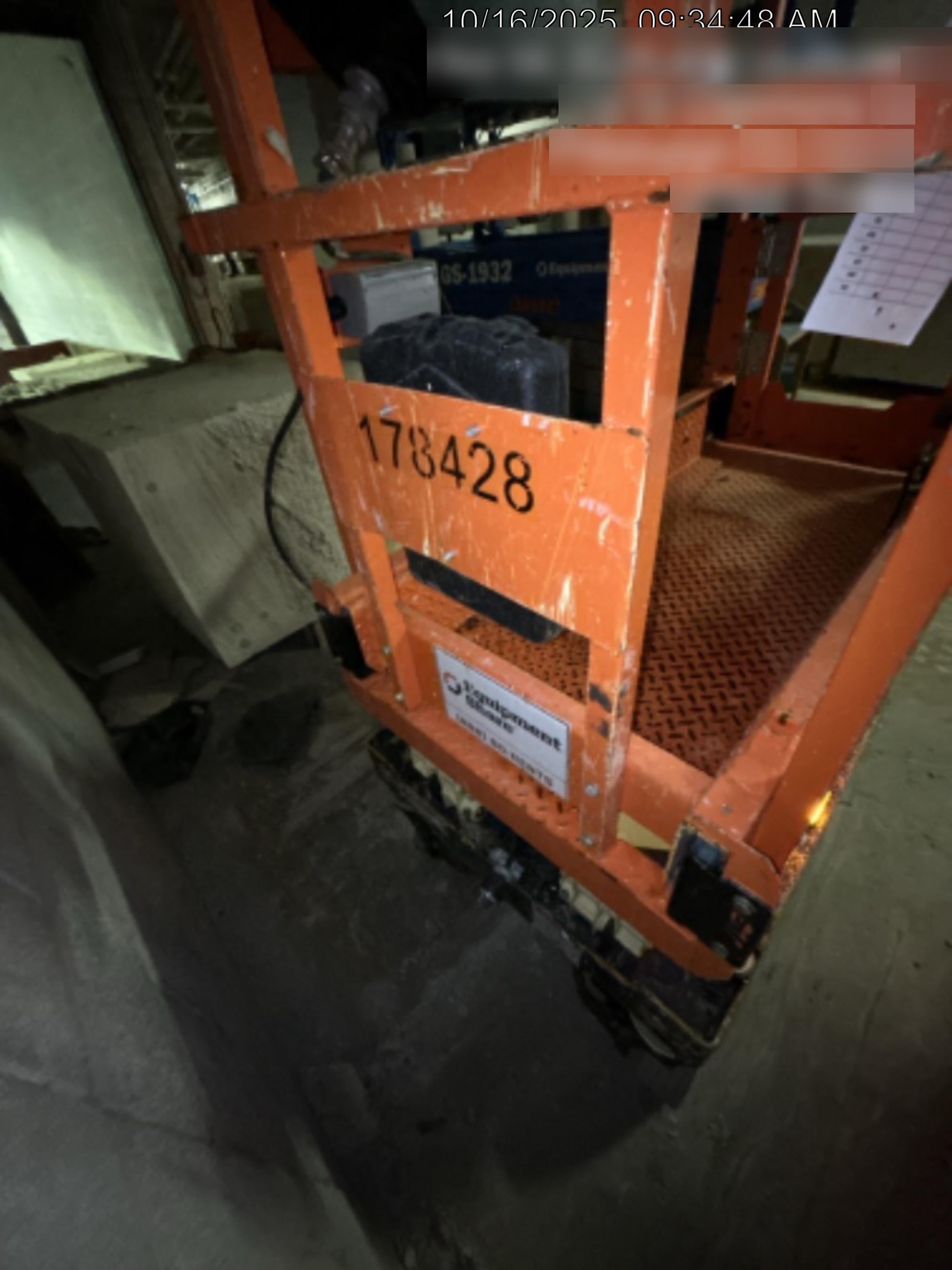 2021 JLG ES1330L