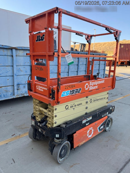 2022 JLG ES1932