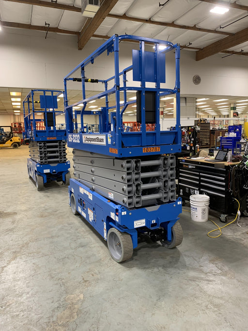 2020 Genie GS-3232 Standard, Folding half height swing gate, 800W Inverter