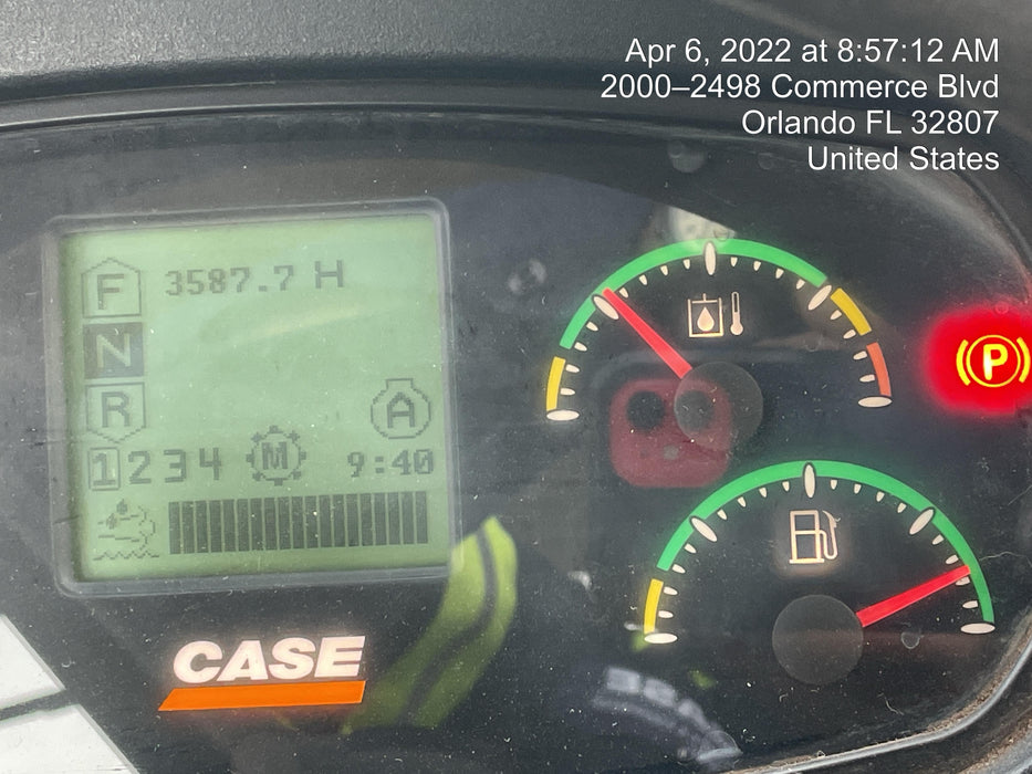 2016 Case 821F CLOSED CAB, JRB 418 STYLE HYD COUPLER