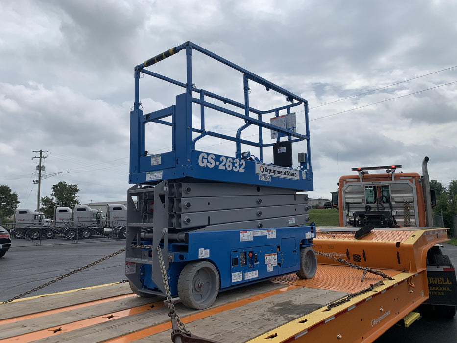 2020 Genie GS-2632 Solid NM Tires, Folding Rails with Half-Height Swing Gate, Beacon