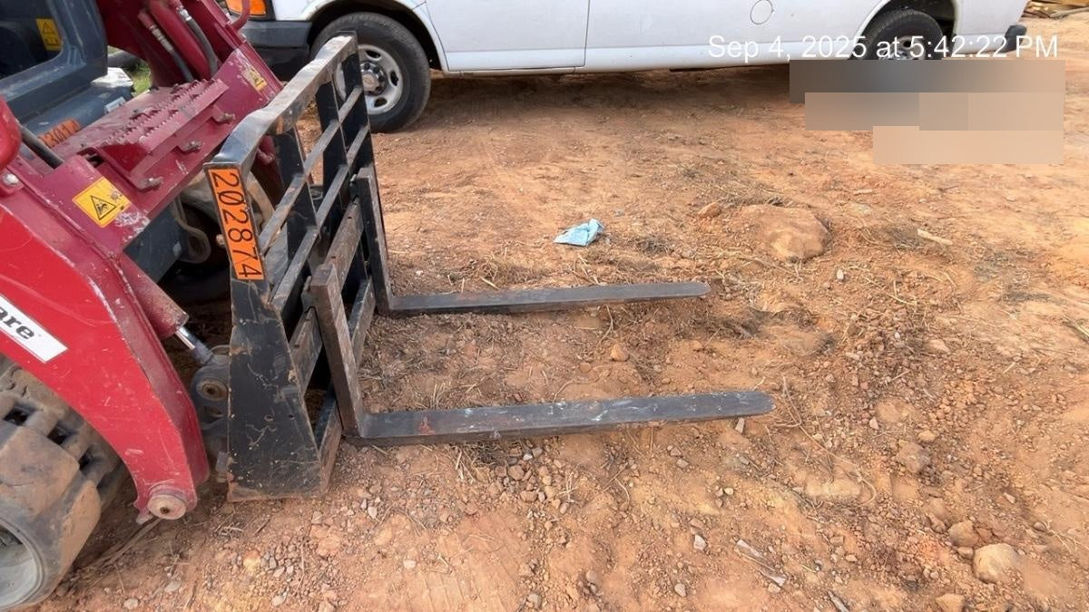 2022 ARROW MATERIAL HANDLING 60" Pallet Forks - Arrow