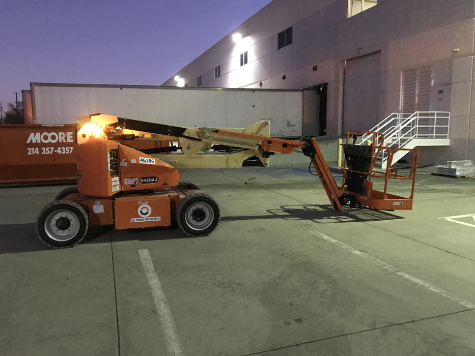 2019 JLG E450AJ