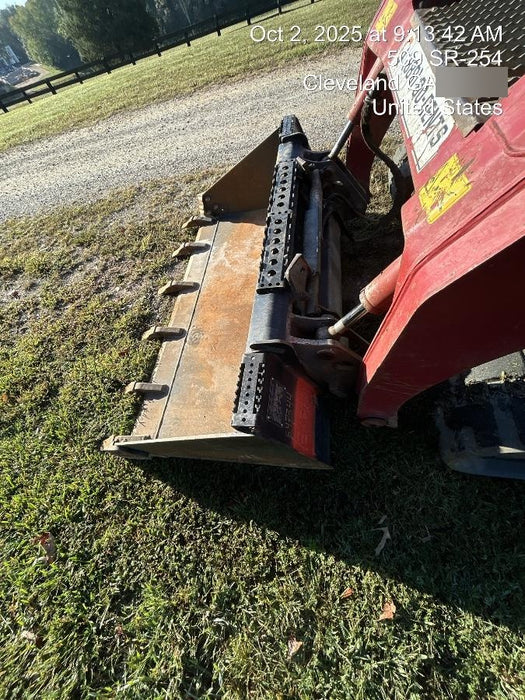 2025 EQUIPMENTSHARE 1006186 - 66" Tooth Bucket, CTL