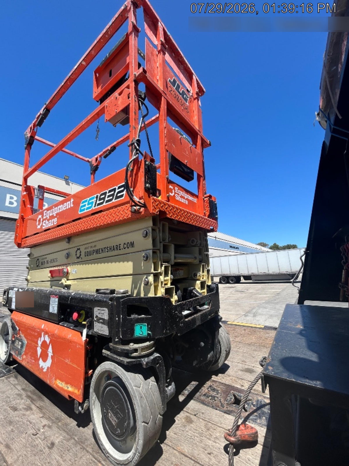 2022 JLG ES1932
