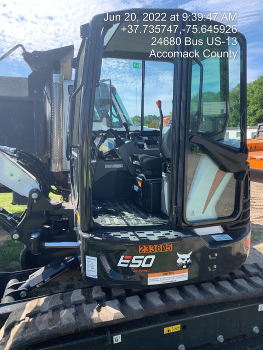 2022 Bobcat E50 Cab/Heat/Air, Rubber Tracks, Manual QC, Hydraulic Thumb